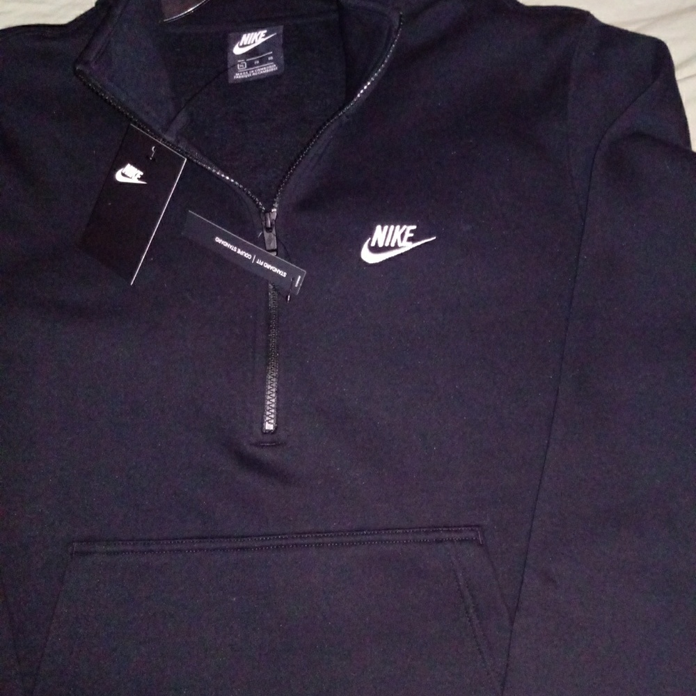 Nike - Picture 3 of 8